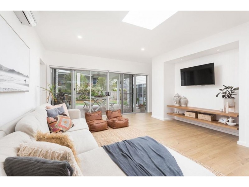 10 Tirriki Street, Old Bar NSW 2430