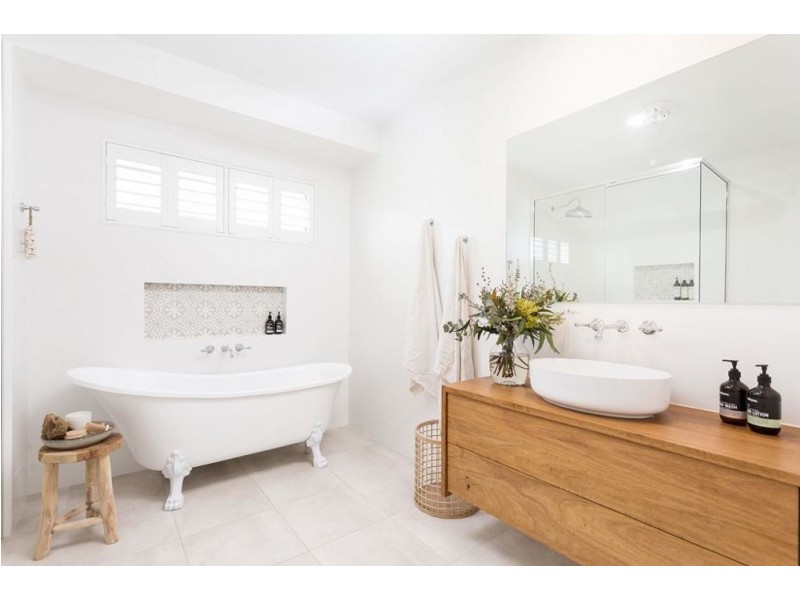 10 Tirriki Street, Old Bar NSW 2430