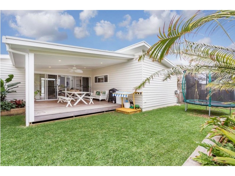 10 Tirriki Street, Old Bar NSW 2430