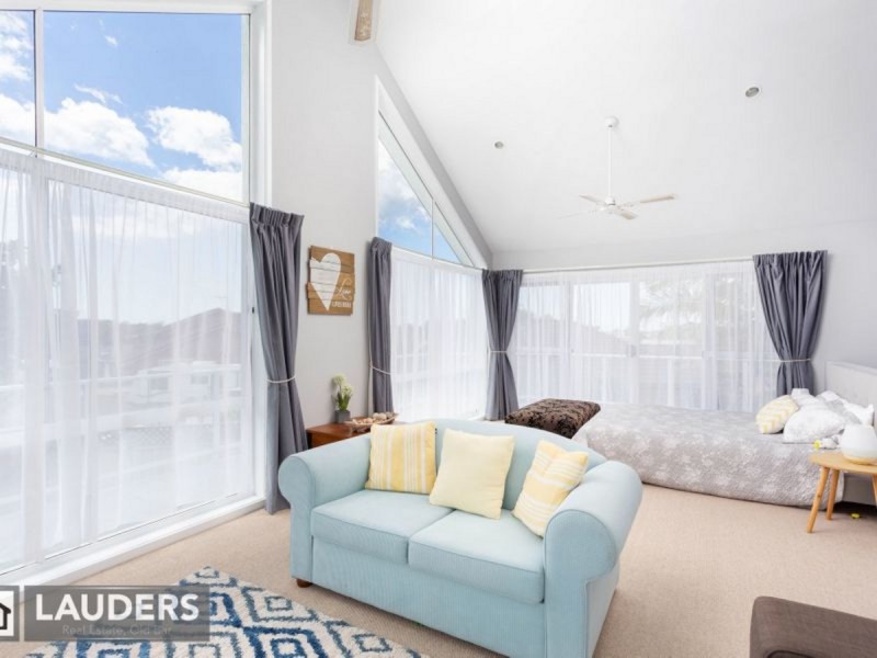 11 Laurina Close, Old Bar NSW 2430