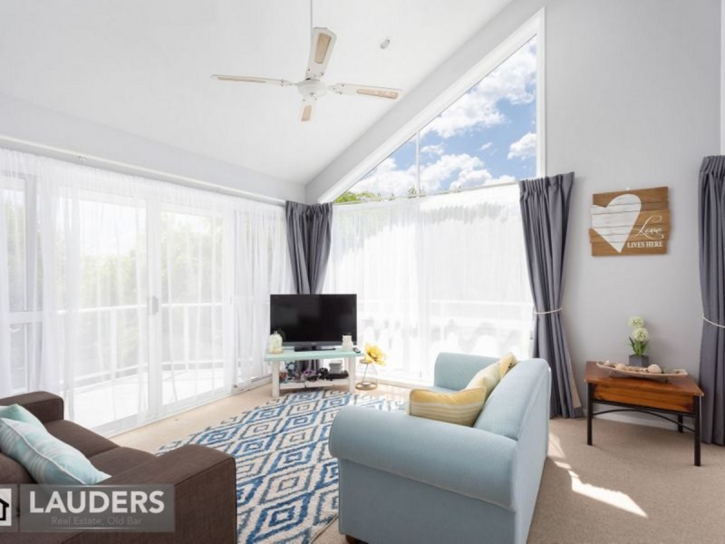 11 Laurina Close, Old Bar NSW 2430