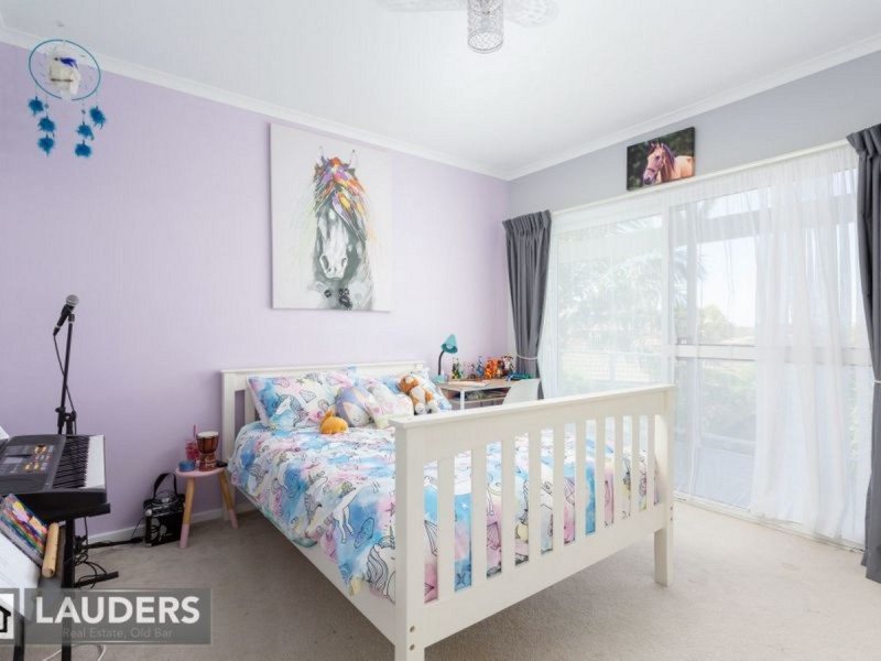 11 Laurina Close, Old Bar NSW 2430