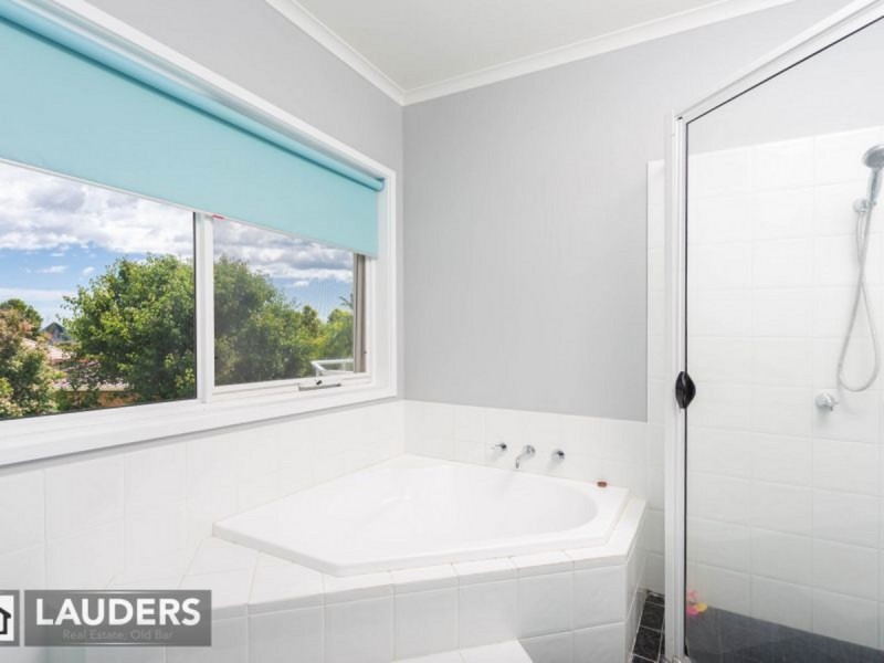 11 Laurina Close, Old Bar NSW 2430