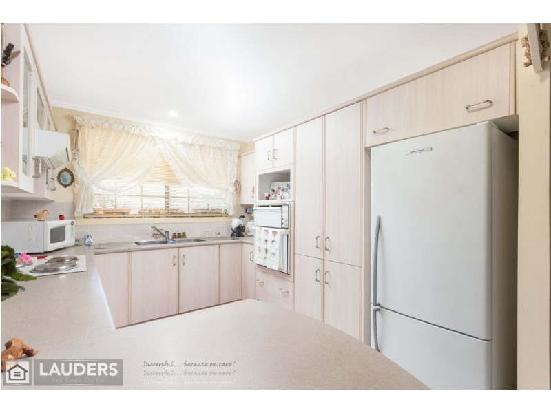 1/1 Carrabeen Drive, Old Bar NSW 2430