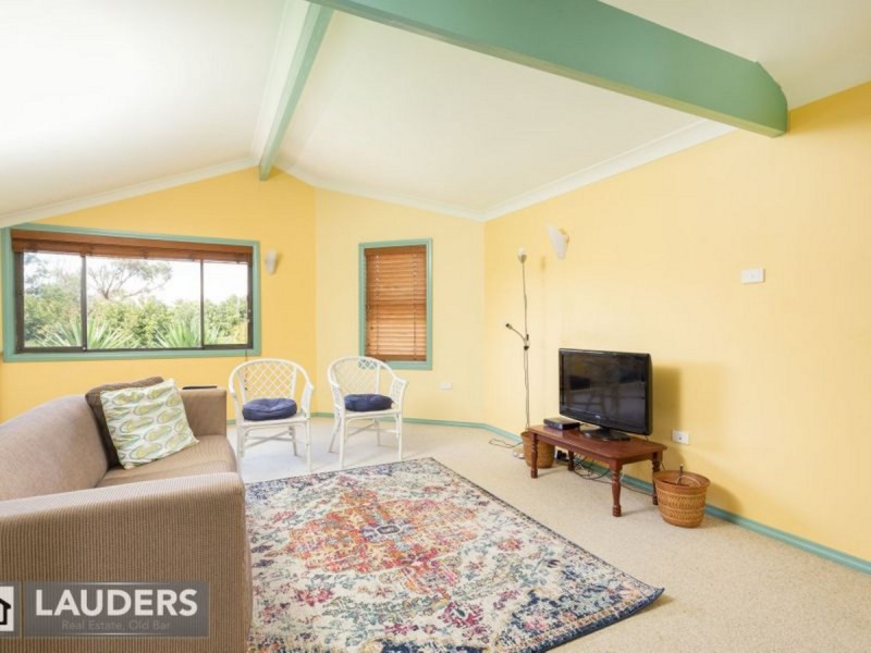 15 Spinnaker Cove, Wallabi Point NSW 2430