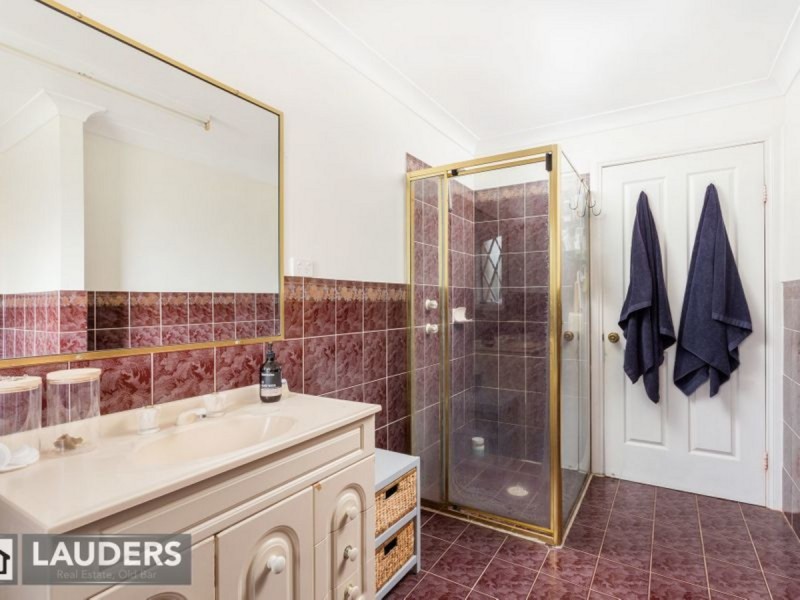 15 Spinnaker Cove, Wallabi Point NSW 2430