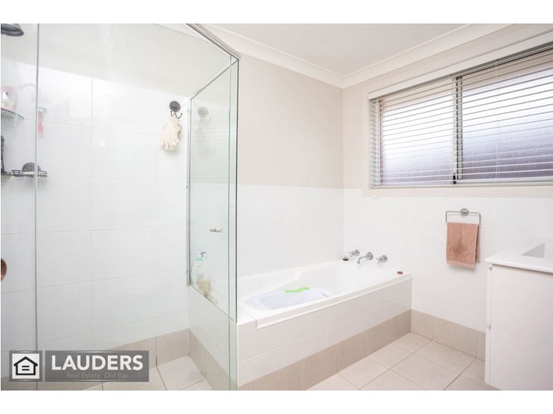 107 Waterman Street, Old Bar NSW 2430