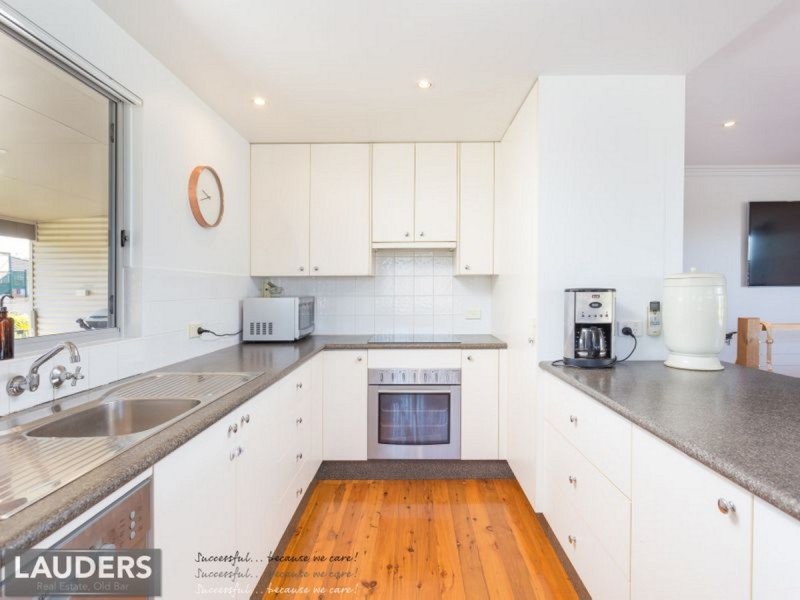 15 Smith Street, Old Bar NSW 2430