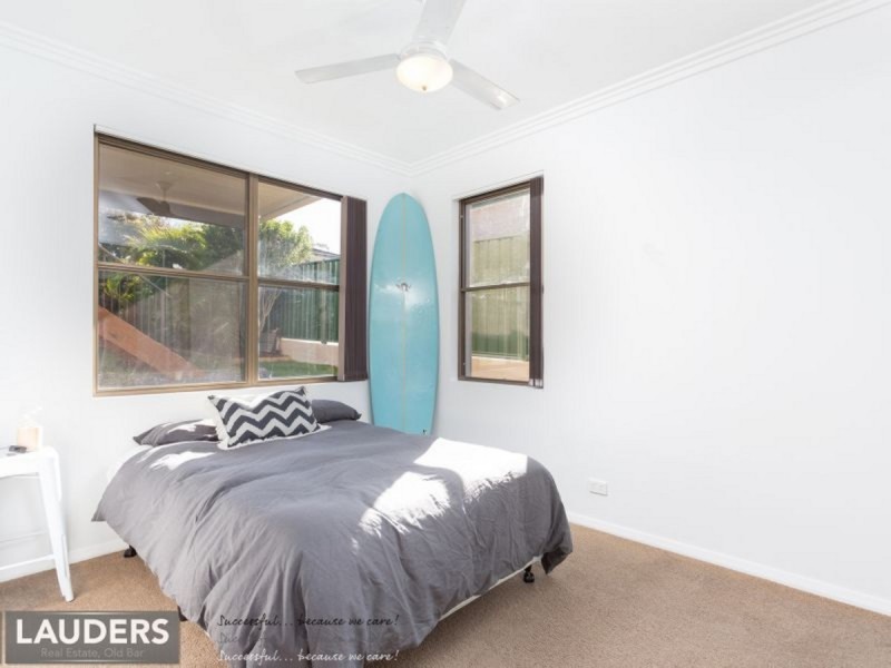 15 Smith Street, Old Bar NSW 2430