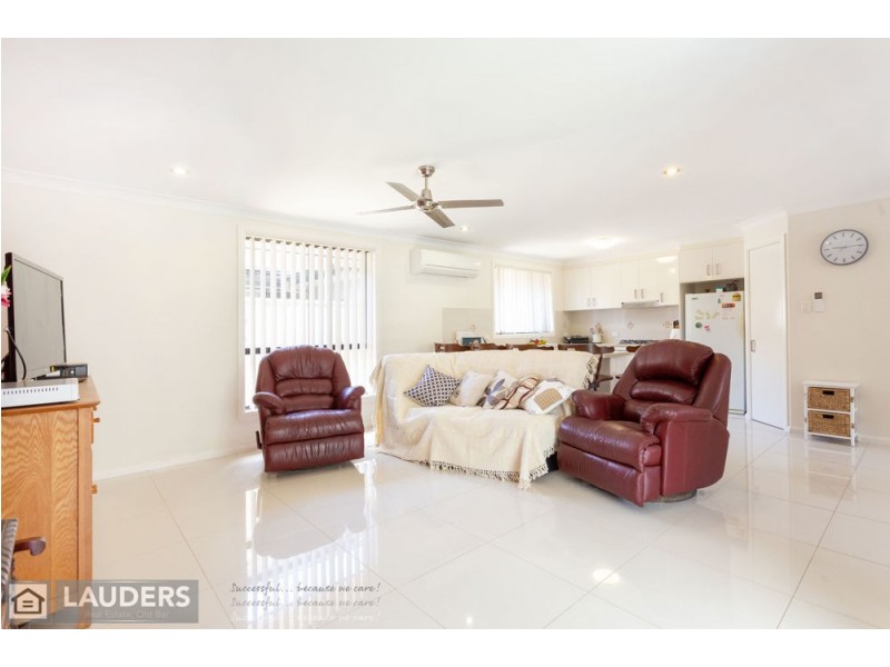 34 Albatross Way, Old Bar NSW 2430