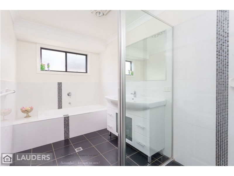 34 Albatross Way, Old Bar NSW 2430