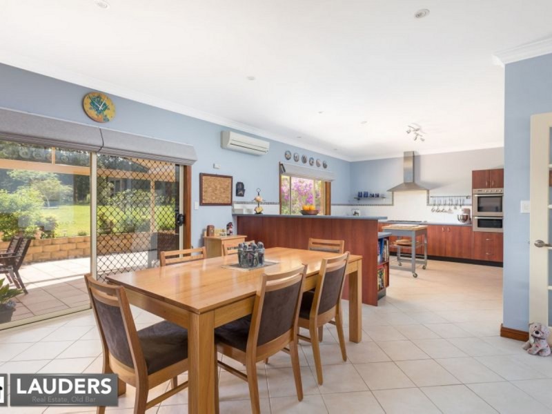 2 Arcadia Place, Taree NSW 2430