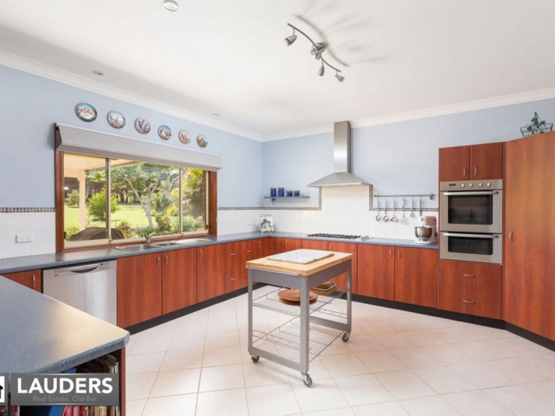 2 Arcadia Place, Taree NSW 2430