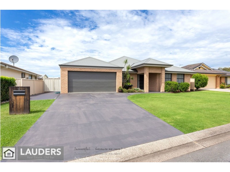 4 Rosier Place, Old Bar NSW 2430
