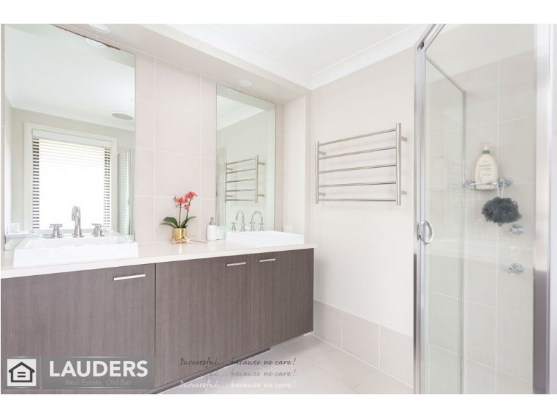 4 Rosier Place, Old Bar NSW 2430