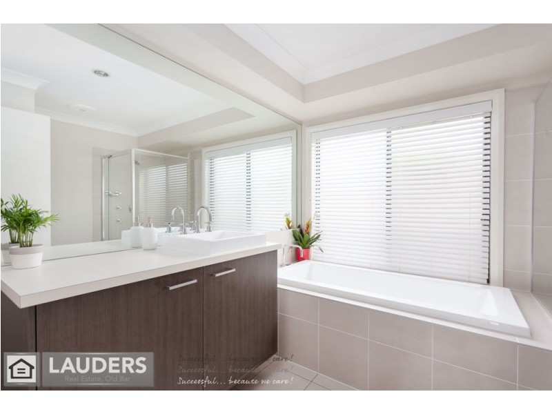 4 Rosier Place, Old Bar NSW 2430