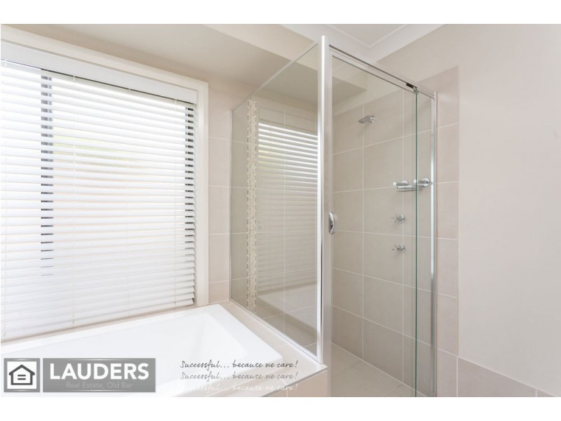 4 Rosier Place, Old Bar NSW 2430