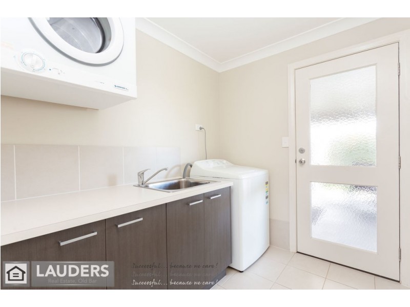 4 Rosier Place, Old Bar NSW 2430