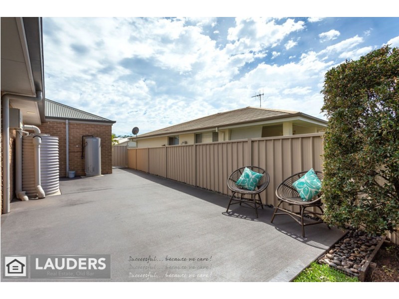 4 Rosier Place, Old Bar NSW 2430