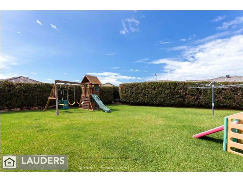 4 Rosier Place, Old Bar NSW 2430