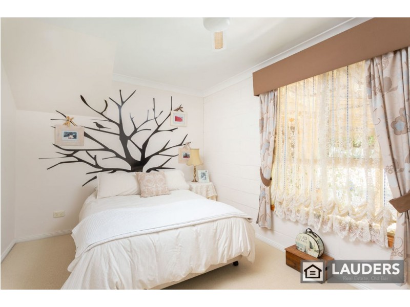 40 Bohnock Rd, Old Bar NSW 2430