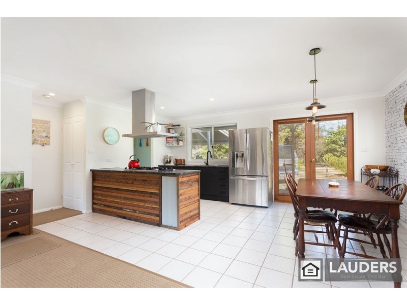 40 Bohnock Rd, Old Bar NSW 2430