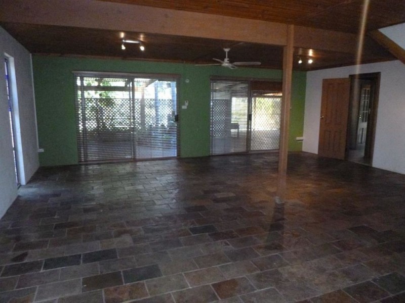 15 South Heron Road, Old Bar NSW 2430