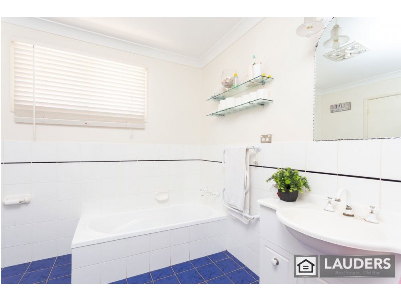 115 Waterman St, Old Bar NSW 2430