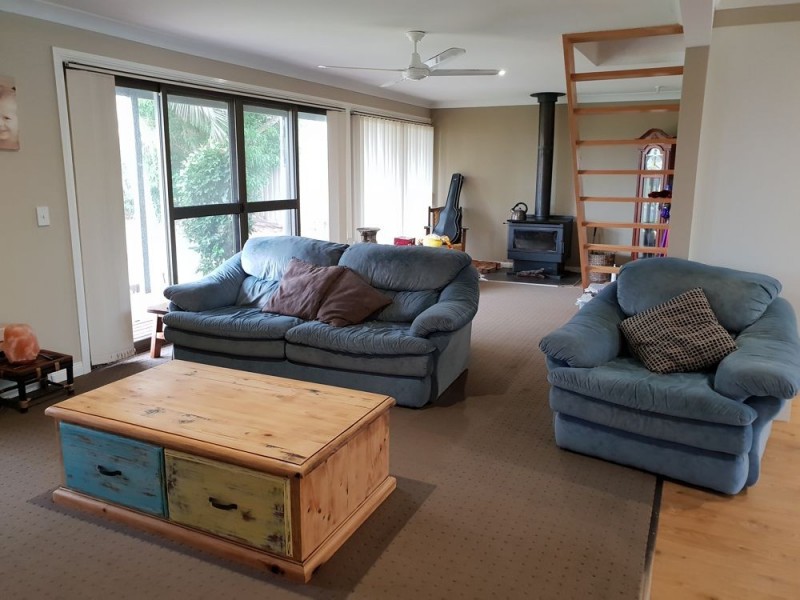 97 Old Bar Road, Old Bar NSW 2430