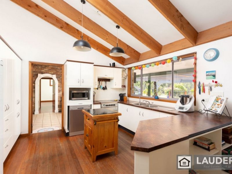 10 Myles Close, Old Bar NSW 2430