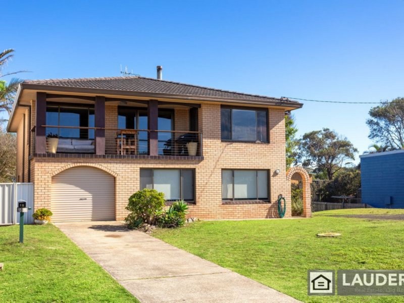 15 Pacific Parade, Old Bar NSW 2430