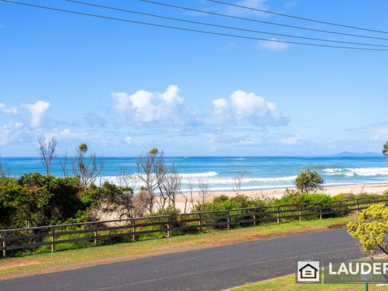 15 Pacific Parade, Old Bar NSW 2430