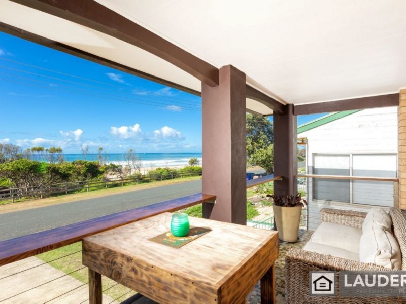 15 Pacific Parade, Old Bar NSW 2430