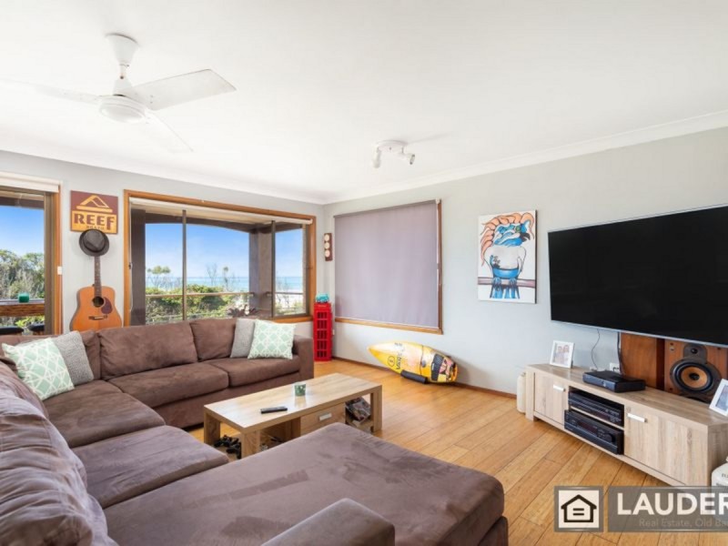 15 Pacific Parade, Old Bar NSW 2430