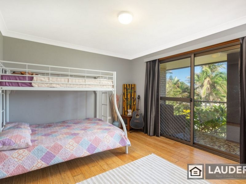 15 Pacific Parade, Old Bar NSW 2430
