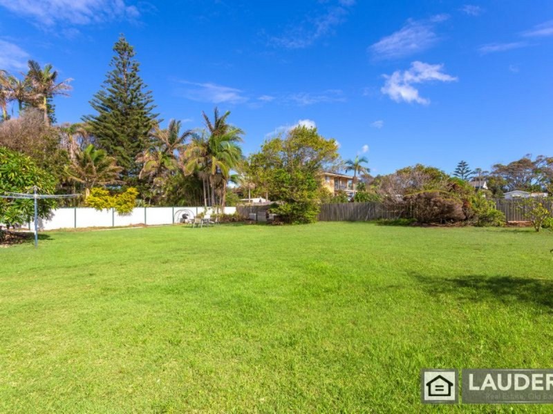 15 Pacific Parade, Old Bar NSW 2430