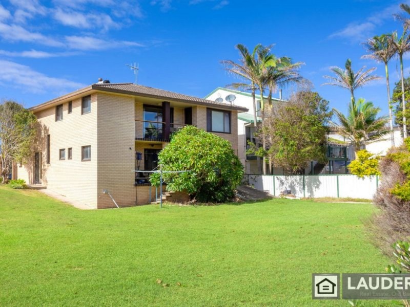 15 Pacific Parade, Old Bar NSW 2430