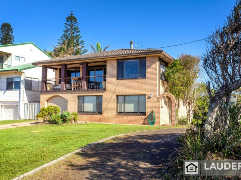 15 Pacific Parade, Old Bar NSW 2430