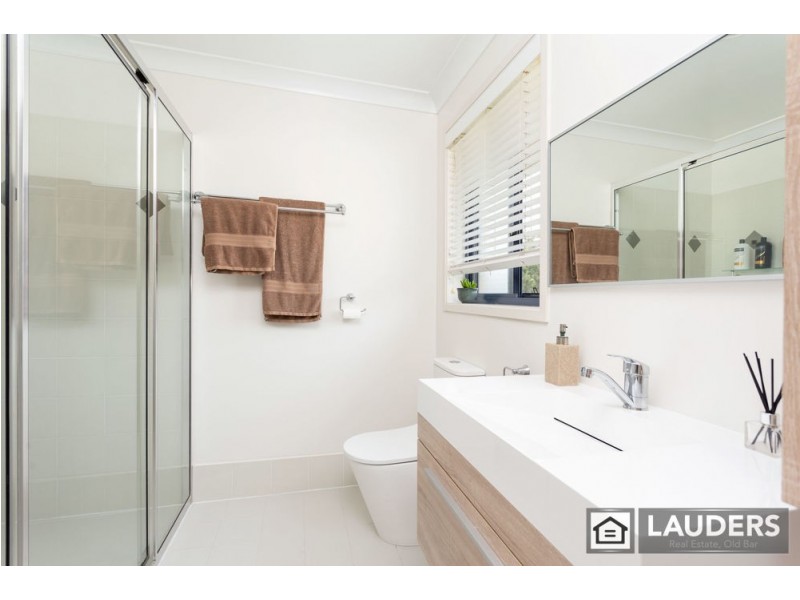 3 Peppermint Place, Old Bar NSW 2430