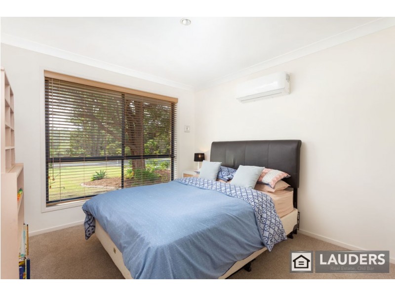 3 Peppermint Place, Old Bar NSW 2430
