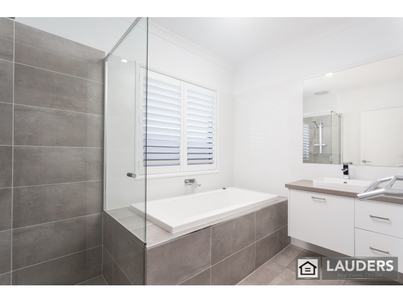 8 Viewmont Way, Old Bar NSW 2430