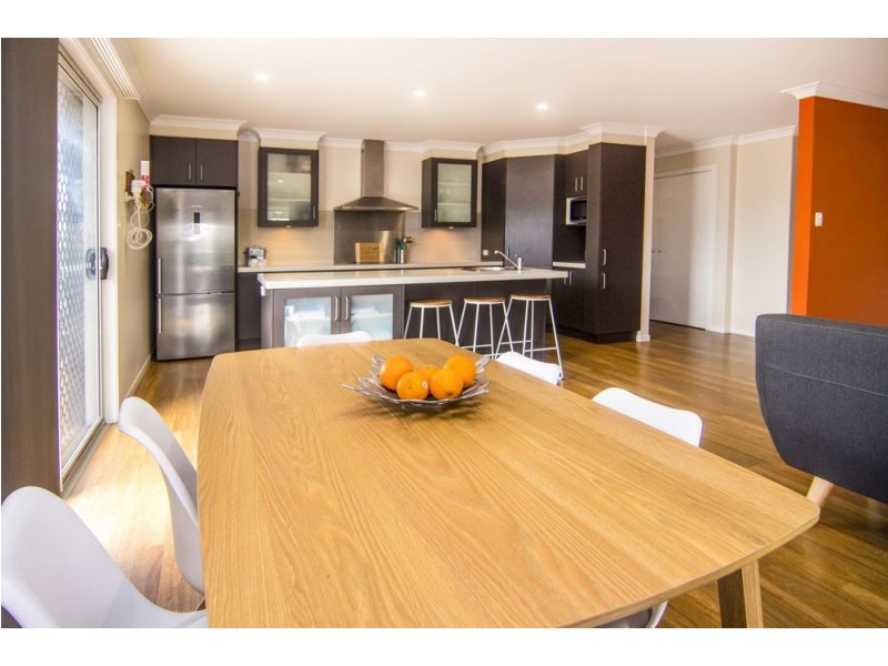38 Ivy Crescent, Old Bar NSW 2430