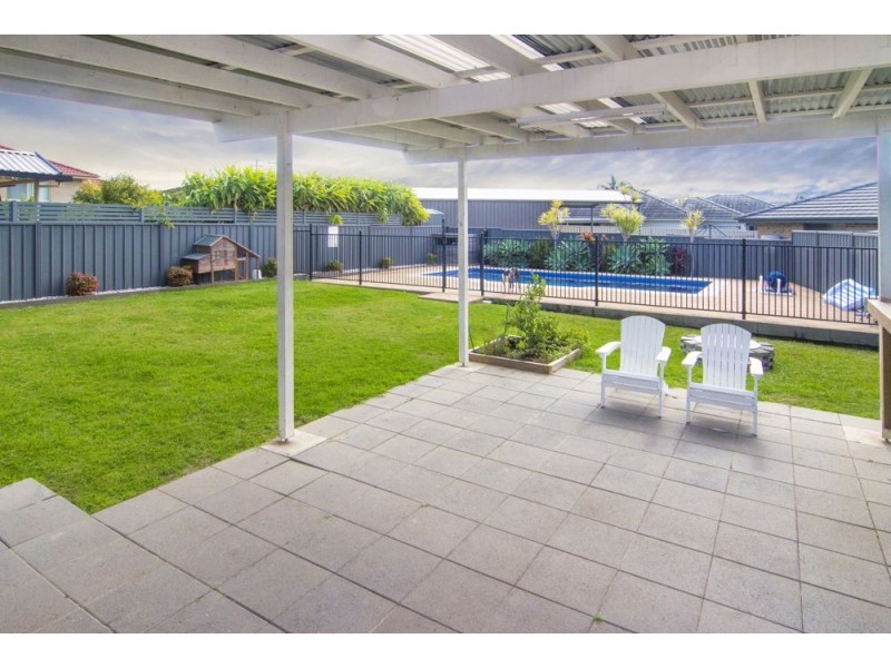 38 Ivy Crescent, Old Bar NSW 2430