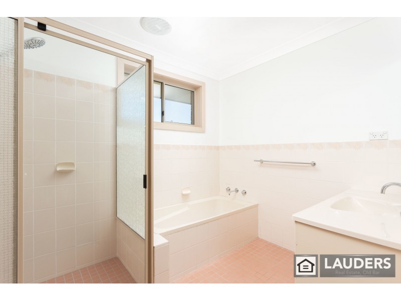 35 Carrabeen Drive, Old Bar NSW 2430