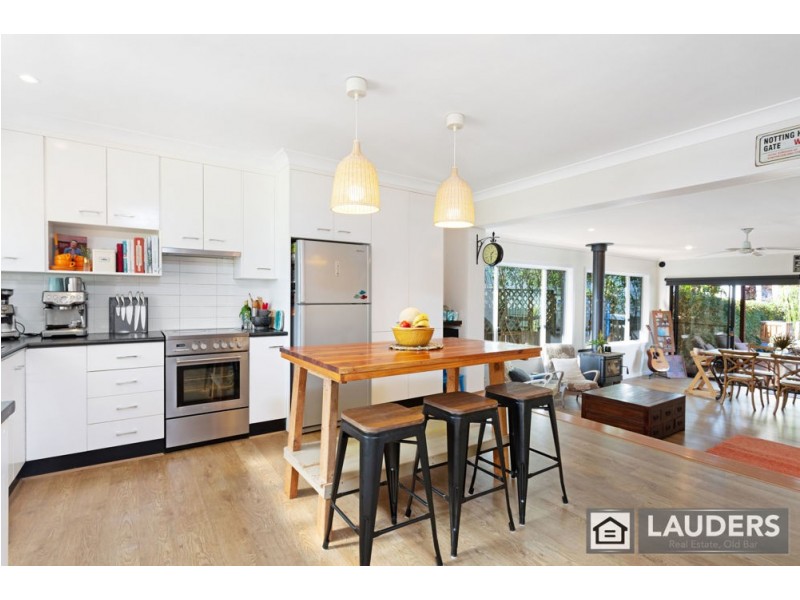 16 Hall Street, Old Bar NSW 2430