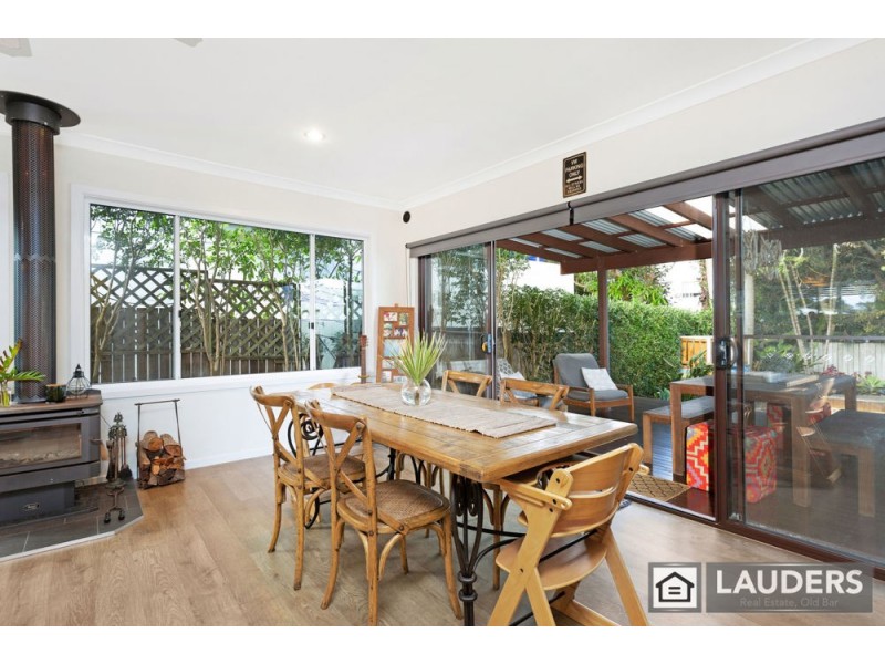 16 Hall Street, Old Bar NSW 2430