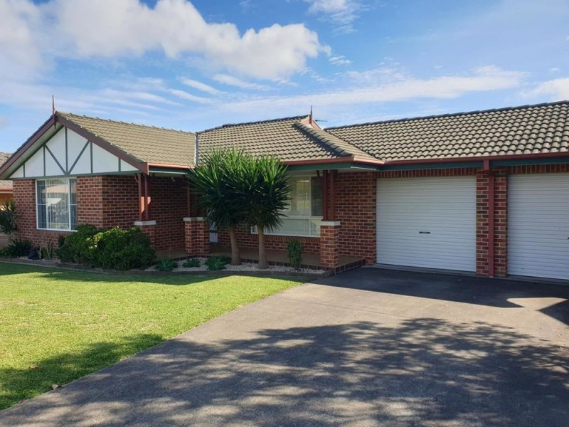 42 Carrabeen Drive, Old Bar NSW 2430