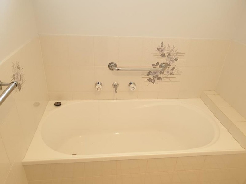 42 Carrabeen Drive, Old Bar NSW 2430