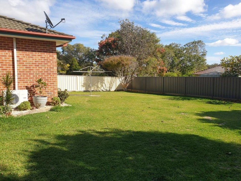 42 Carrabeen Drive, Old Bar NSW 2430