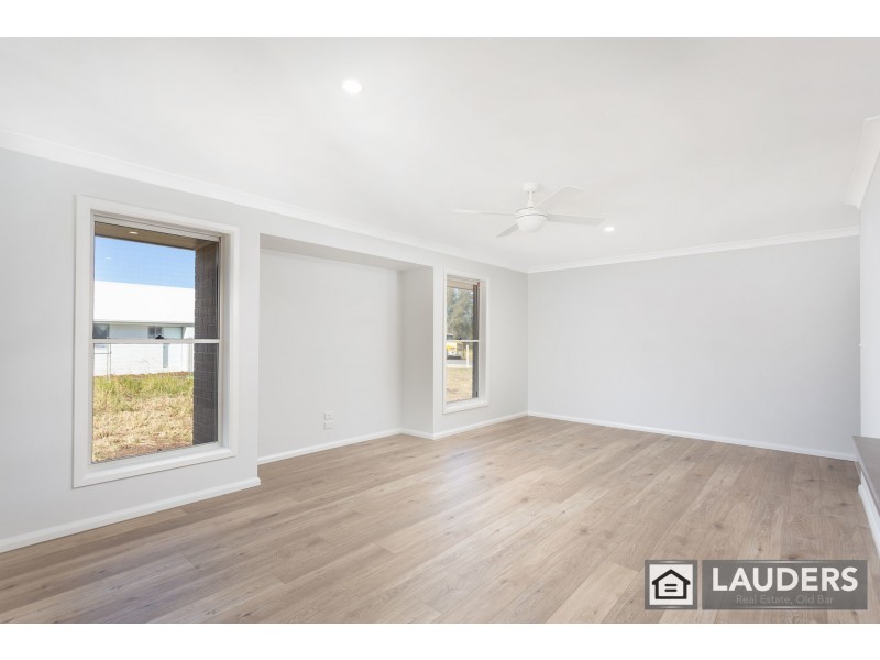 114 Albatross Way, Old Bar NSW 2430